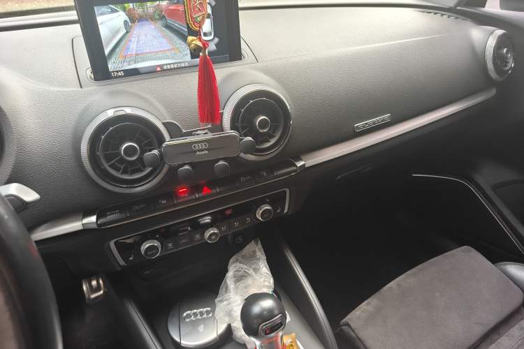 Used Audi A3 2017 Limousine 35 TFSI Sport Edition Audio And AC Panel