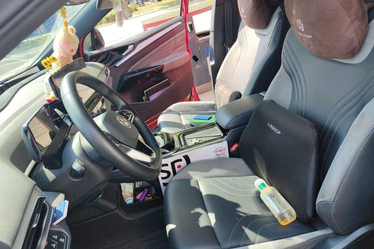 Used Volkswagen ID.4 CROZZ 2022 Long-Range PRO Edition Left Front Seat