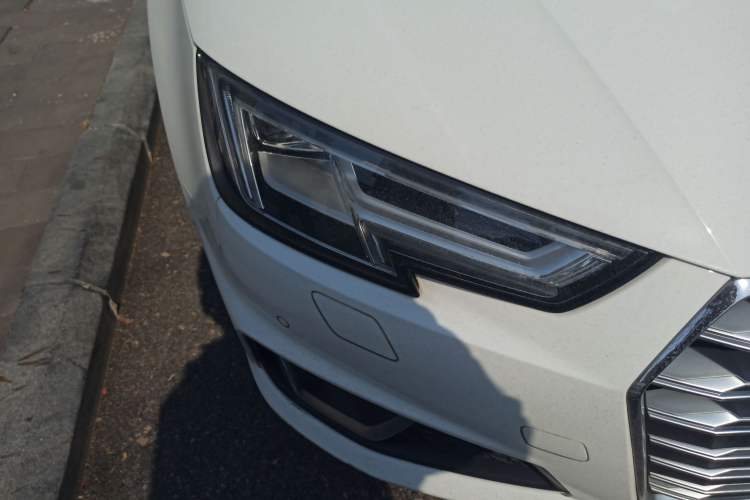 Used Audi A4L 2019 40 TFSI Fashion Edition China VI Emission Standard