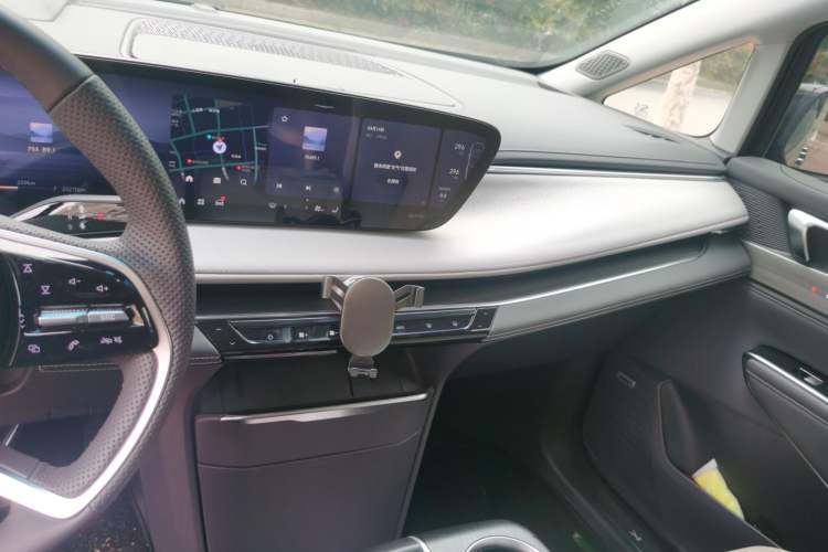 Used Buick GL8 2025 Lu Zun Deluxe Edition Audio And AC Panel