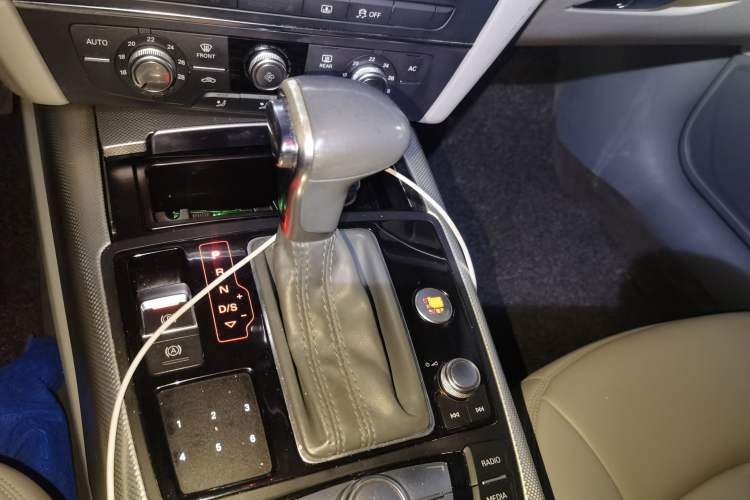 Used Audi A6L 2012 TFSI Standard Model Gear Lever