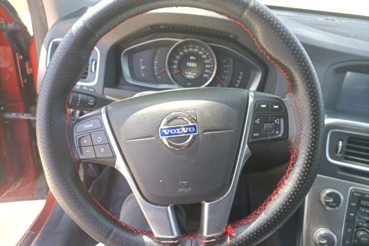 Used Volvo S60 2014 S60L 2.0T Zhiyuan Edition