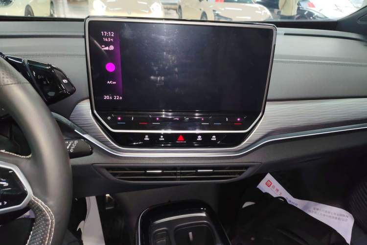 Used Volkswagen ID.4 CROZZ 2022 Standard Range PURE Edition Audio And AC Panel