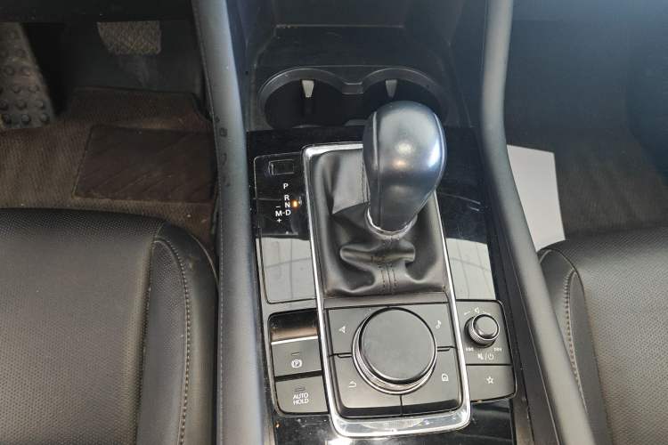 Used Mazda 3 Axela 2021 2.0L Automatic Zhi Rui Edition Gear Lever