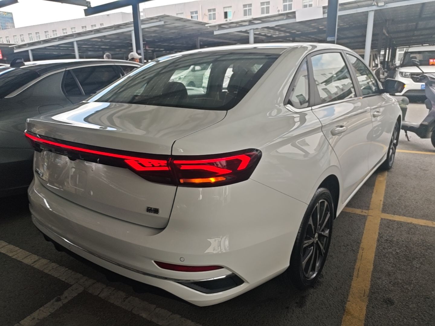 Geely Auto Emgrand 2025 4th Generation 1.5L CVT Flagship Version — снимка 6