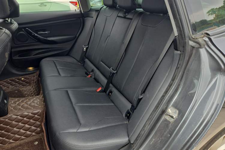 Used BMW 3 Series GT 2019 320i Sport Edition Left Rear Seat