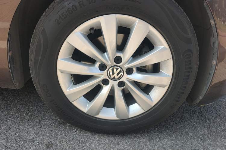Used Volkswagen Beetle 2014 1.2TSI Fashion Edition Right Front Wheel Hub