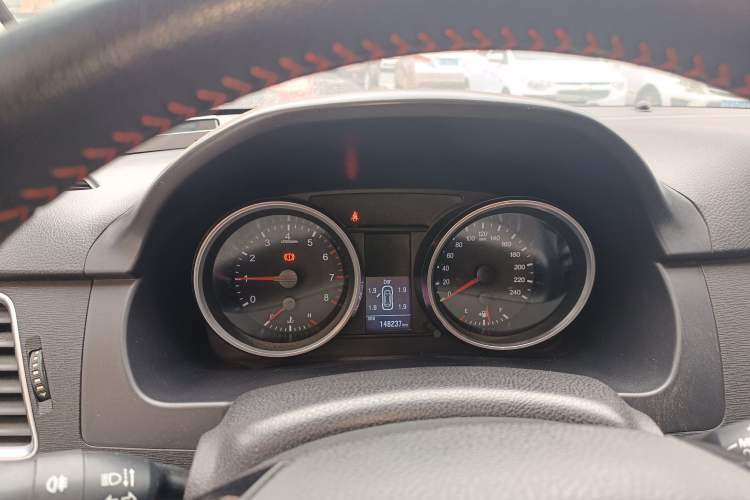 Used Haval H6 2015 Revised Version Sport Edition 1.5T Manual Transmission Two-Wheel Drive Elite Grade
