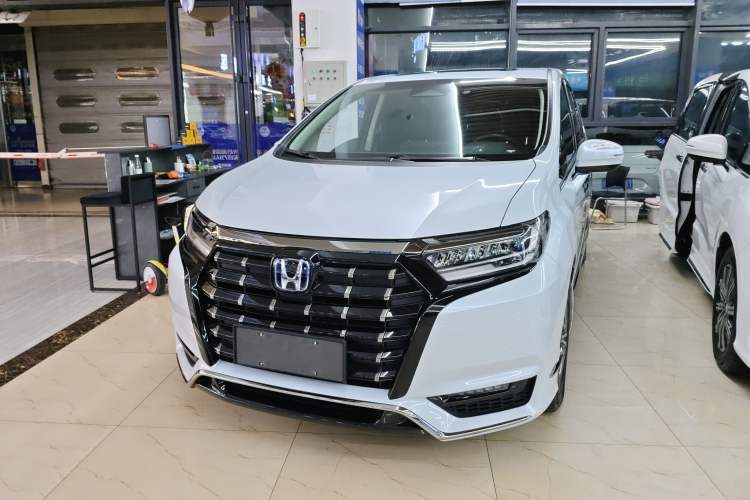 Used Honda Elysion 2024 2.0L eHEV Luxury Edition