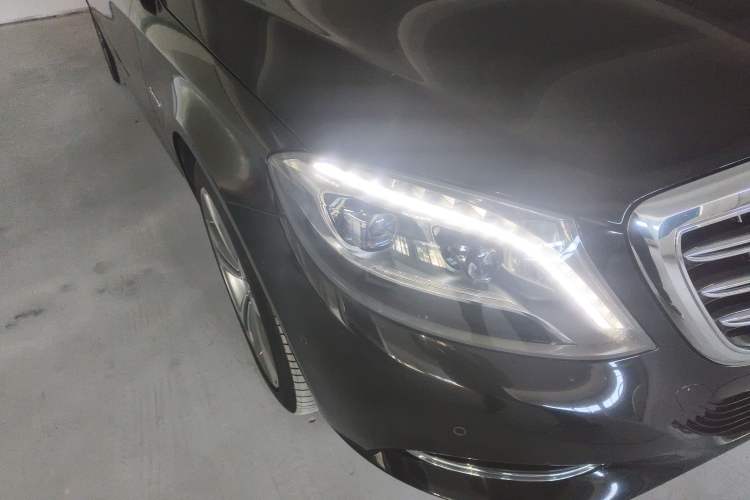 Used Mercedes-Benz Maybach S-Class 2015 S 400 4MATIC Right Front Headlight