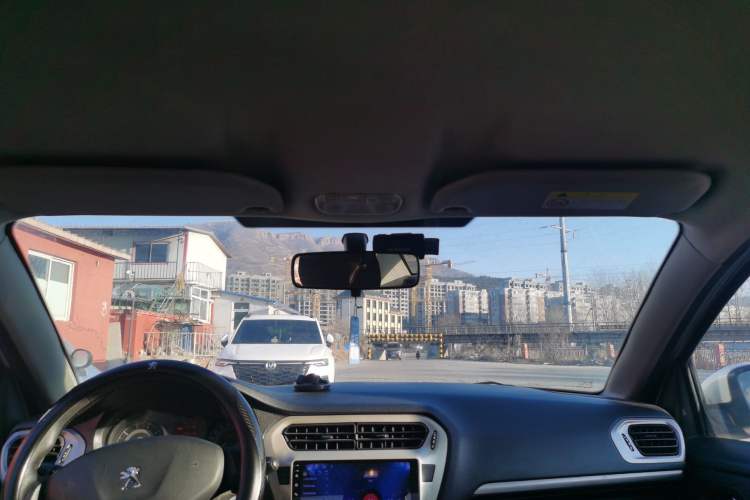 Used Peugeot 301 2014 1.6L Manual Comfort Edition Headliner