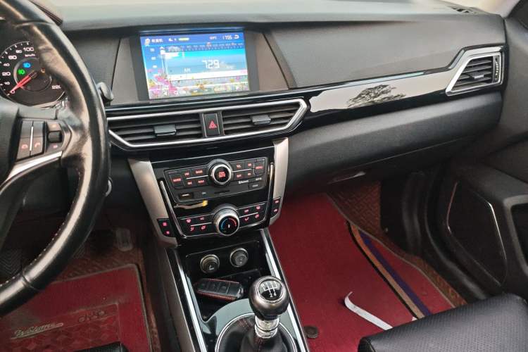 Used Zotye Domy X5 2017 Upgraded Model 1.5T Manual Luxury Edition
