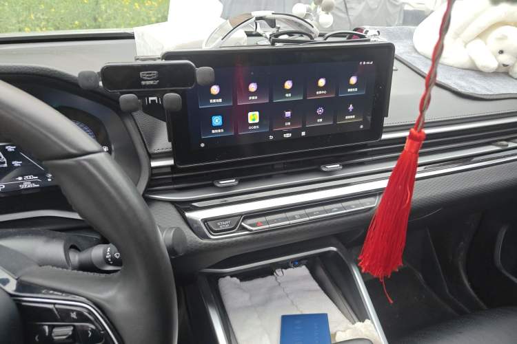 Used Geely Auto Emgrand 2022 4th Generation 1.5L CVT Luxury Model Audio And AC Panel