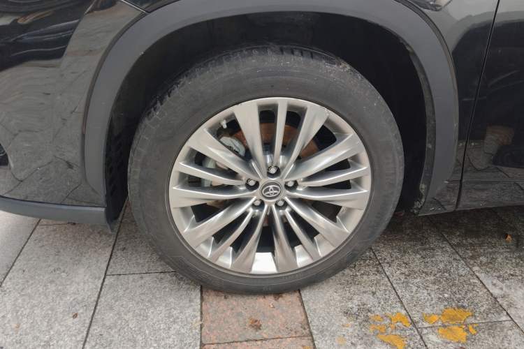 Used Toyota Highlander 2022 Dual-Engine 2.5L Four-Wheel Drive Luxury Edition 7 Seats Left Front Wheel Hub