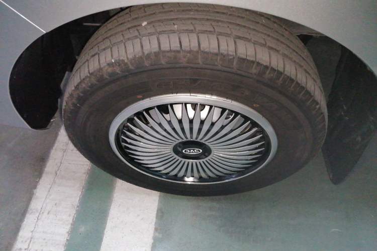 Used JAC Refine M3 2025 PLUS 1.5T Manual Classic Edition 7 Seats
