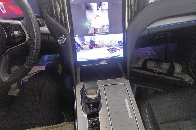 Used Hongqi HS7 PHEV 2024 2.0T PHEV Four-Wheel Drive Flagship Edition 6 Seats Gear Lever