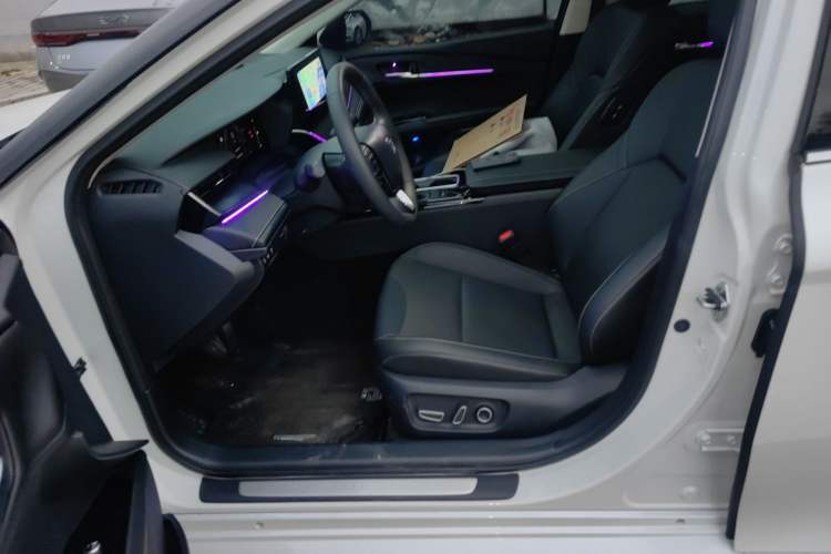 Used Toyota Camry 2024 Dual-Motor 2.0 HGVP Luxury Edition Left Front Seat