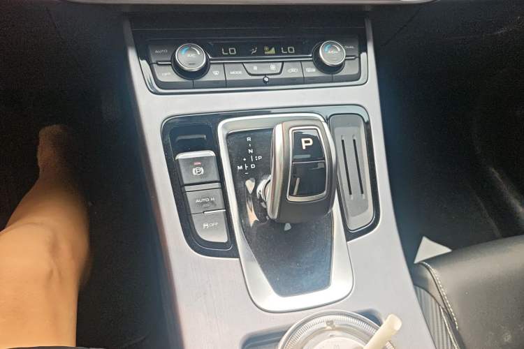 Used Geely Auto Emgrand X7 Sport 2021 Million Edition 1.8TD DCT Two-Wheel Drive Comfort Model