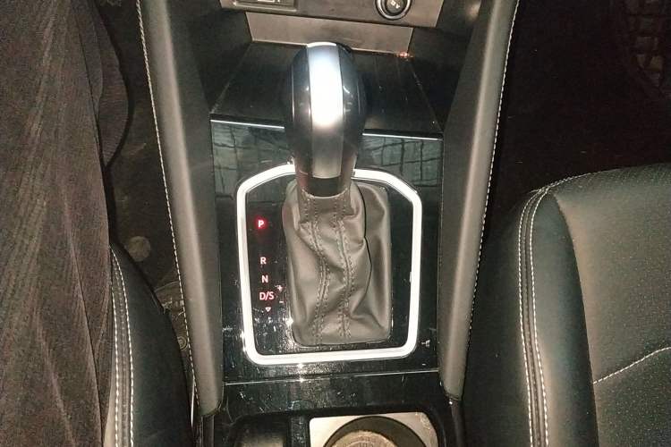 Used Jetta VS5 2024 280TSI Automatic Pioneer Edition Gear Lever