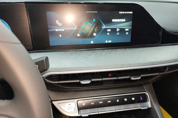 Used CHANGAN Eado 2025 PLUS 1.4T Dual-Clutch High-Energy Version
