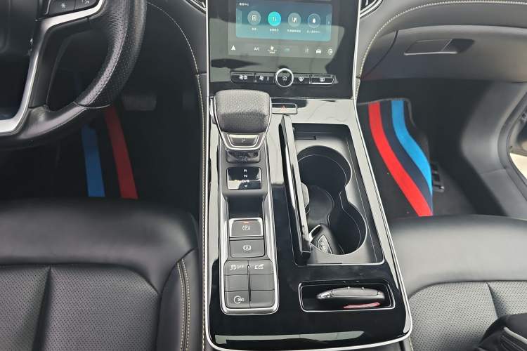 Used Roewe i6 MAX 2020 300TGI Automatic "Swell Cool Smart Drive" Edition
