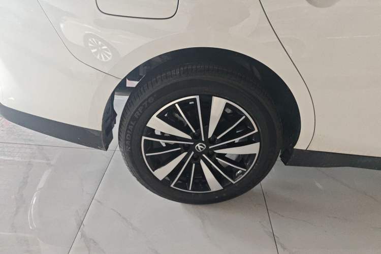 Used Changan Eado PHEV 2025 Smart New Blue Whale 145KM High-Energy Edition
