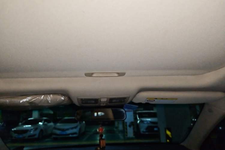 Used Toyota Reiz 2012 2.5V Fengdu Elite Stylish Edition Headliner