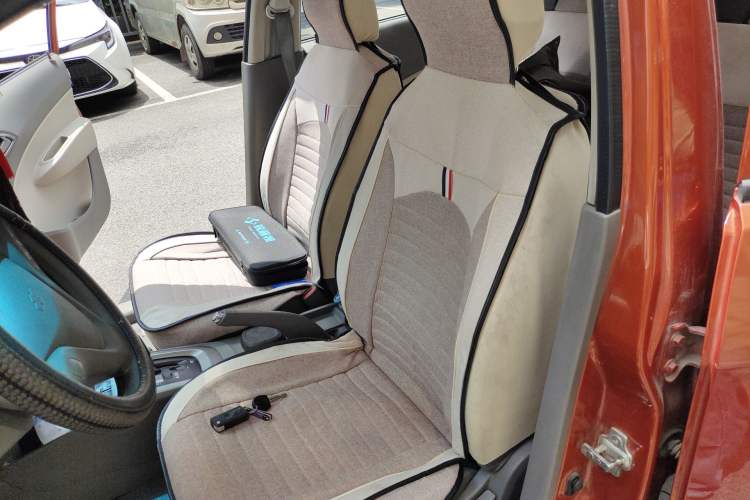 Used Chevrolet Sail 2013 Sedan 1.4L AMT Enjoy Edition Left Front Seat