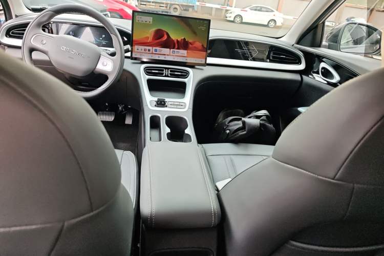 Used Geely Galaxy Geome 2025 UP 410km Exploration Edition
