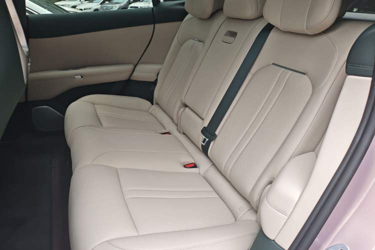 Used Xiaomi Auto YU7 2025 Ultra-Long Range All-Wheel Drive Pro Version