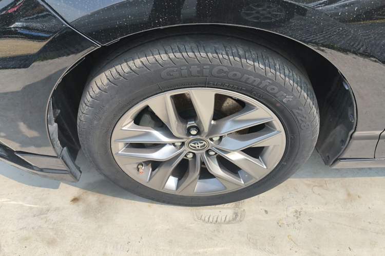Used Toyota Avalon 2019 2.5L Ambition Version China VI Standard Left Front Wheel Hub