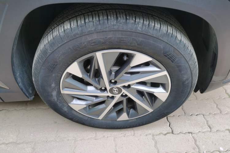 Used Hyundai Tucson 2023 Tucson L 1.5T Automatic Two-Wheel Drive GLX Elite Edition Right Front Wheel Hub