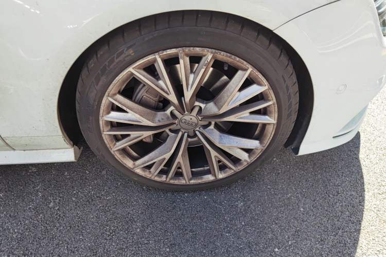 Used Audi A7 2018 50 TFSI quattro Comfort Model Right Front Wheel Hub