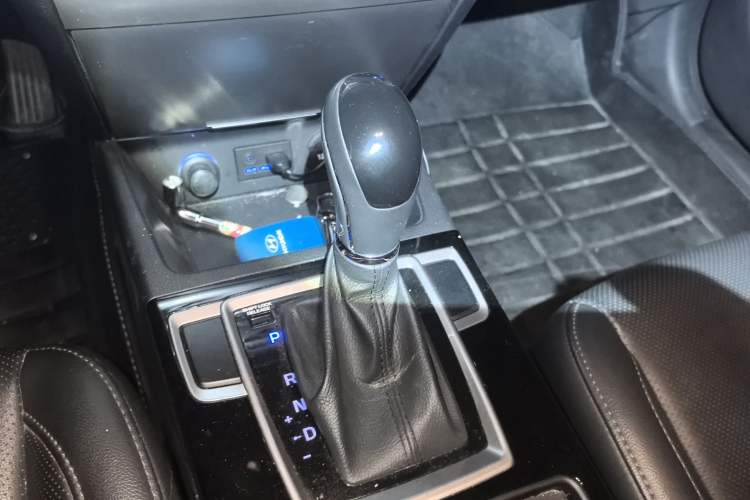 Used Hyundai Mistra 2014 1.8L Automatic Deluxe DLX Model Gear Lever