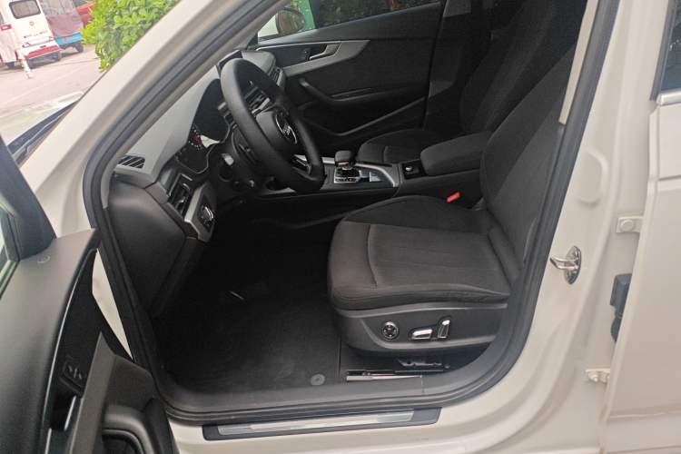 Used Audi A4L 2017 Plus 40 TFSI Ambition Model Left Front Seat