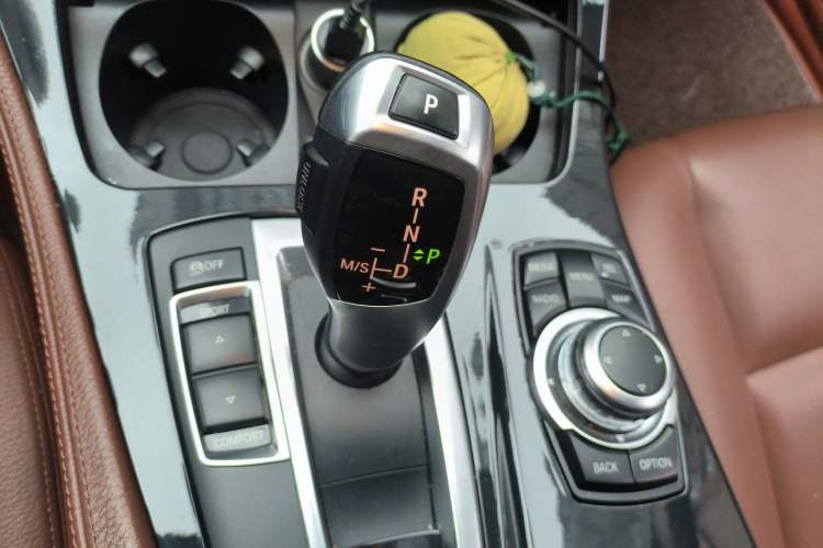 Used BMW 5 Series 2014 520Li Elegant Model
