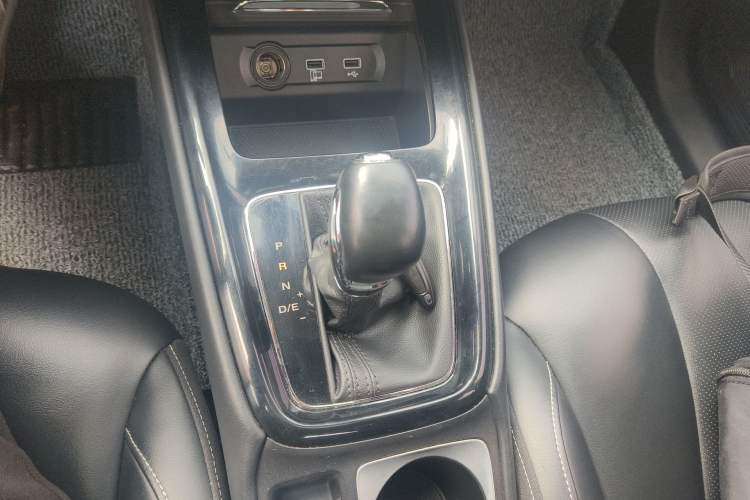 Used Roewe i5 2020 1.5L Automatic 4G Connect Luxury Flagship Edition