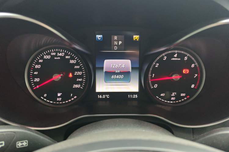 Used Mercedes-Benz GLC 2017 GLC 260 4MATIC Luxury Model
