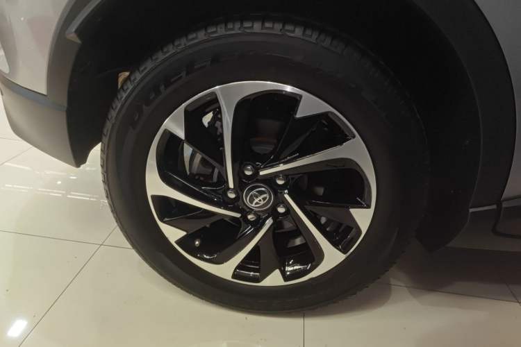 Used Toyota IZOA 2018 2.0L Yichi Version China VI Standard