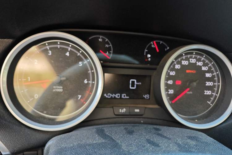 Used Peugeot 408 2014 1.8L Manual Leading Edition