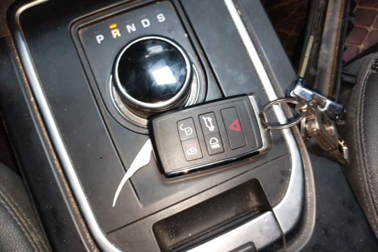 Used Land Rover Discovery Sport 2019 240 PS SE Dynamic Version China VI Standard Vehicle Key