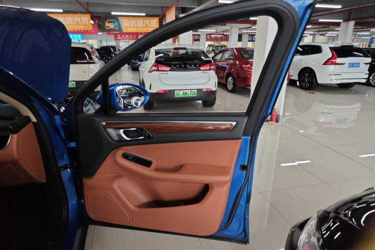 Used Zotye SR9 2017 2.0T Automatic Ultimate Road Edition