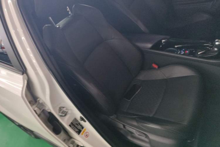 Used Toyota IZOA 2018 2.0L Yichi Edition China V Standard