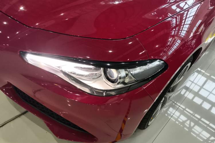 Used Alfa Romeo Giulia 2017 2.0T 200HP Luxury Edition