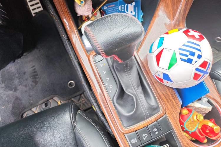 Used Kia KX5 2016 1.6T Automatic Two-Wheel Drive DLX Gear Lever