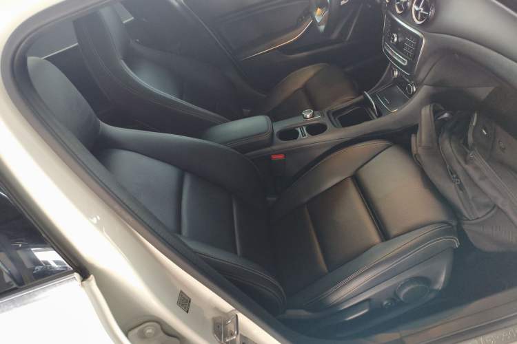 Used Mercedes-Benz GLA 2019 GLA 200 Dynamic Edition Right Front Seat