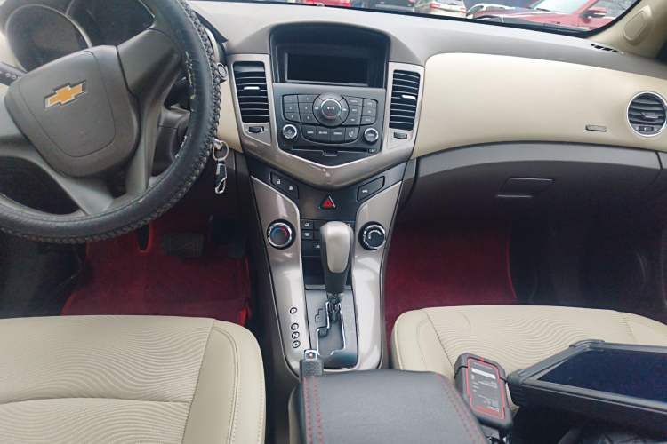 Used Chevrolet Cruze 2015 1.5L Classic SE AT Audio And AC Panel