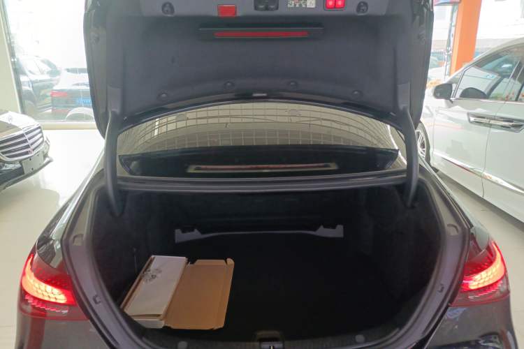 Used Mercedes-Benz E-Class 2023 Updated E 300 L Luxury Edition
