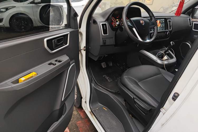 Used Jinbei Hiace King 2021 2.0L City Transport King Series Express Model Standard Top 6-Seater 1TZS