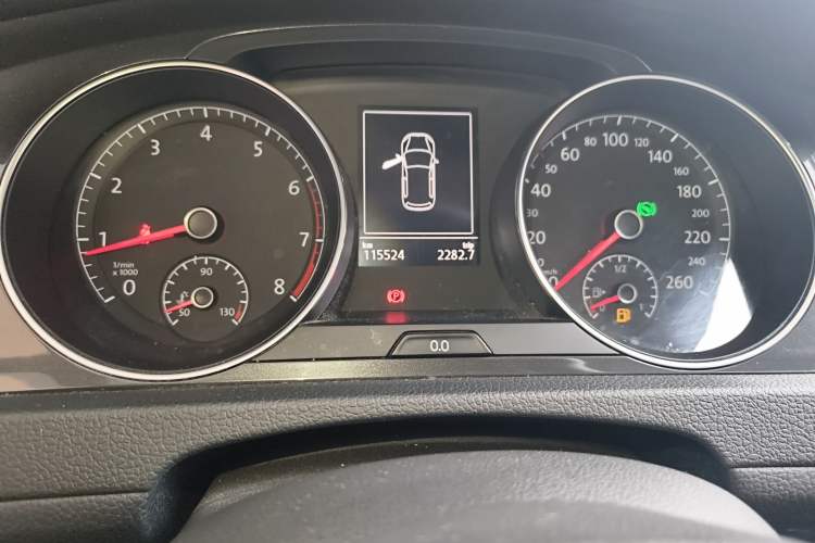 Used Volkswagen Golf 2017 1.6L Automatic Comfort Million-Vehicle Anniversary Edition